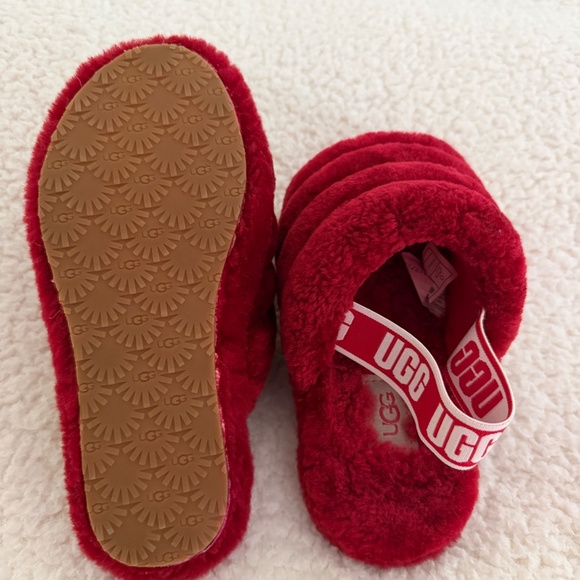 Ugg Fluffy Red Slippers Girls Youth Size 1 - Picture 4 of 4